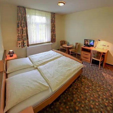 מלון Konigszinne 3*