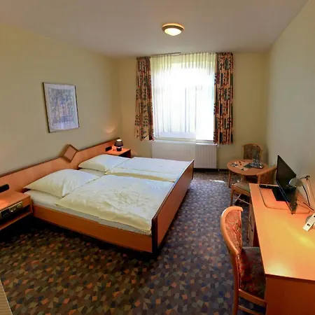 Konigszinne 3*